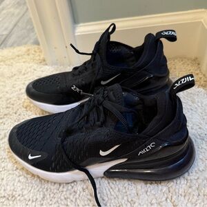 Nike air max 270 youth size 4.5 black/white